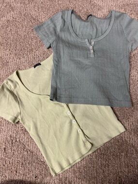 Brandy Melville Short Sleeve Cropped Ribbed Tops in Sage Green & Light Olive